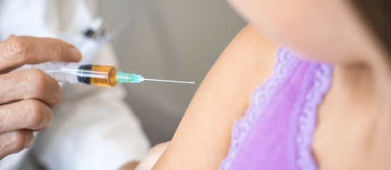 Professionnels de santé : la vaccination par les infirmiers et les pharmaciens ?