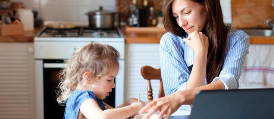 Une nouvelle exigence pour l’activité partielle pour garde d’enfant